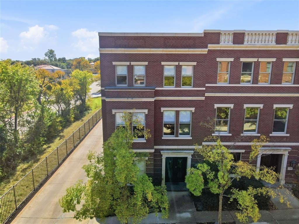 1591 Main Street, Southlake