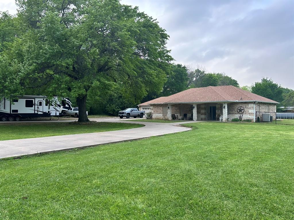 201 W Oak Street, Eustace