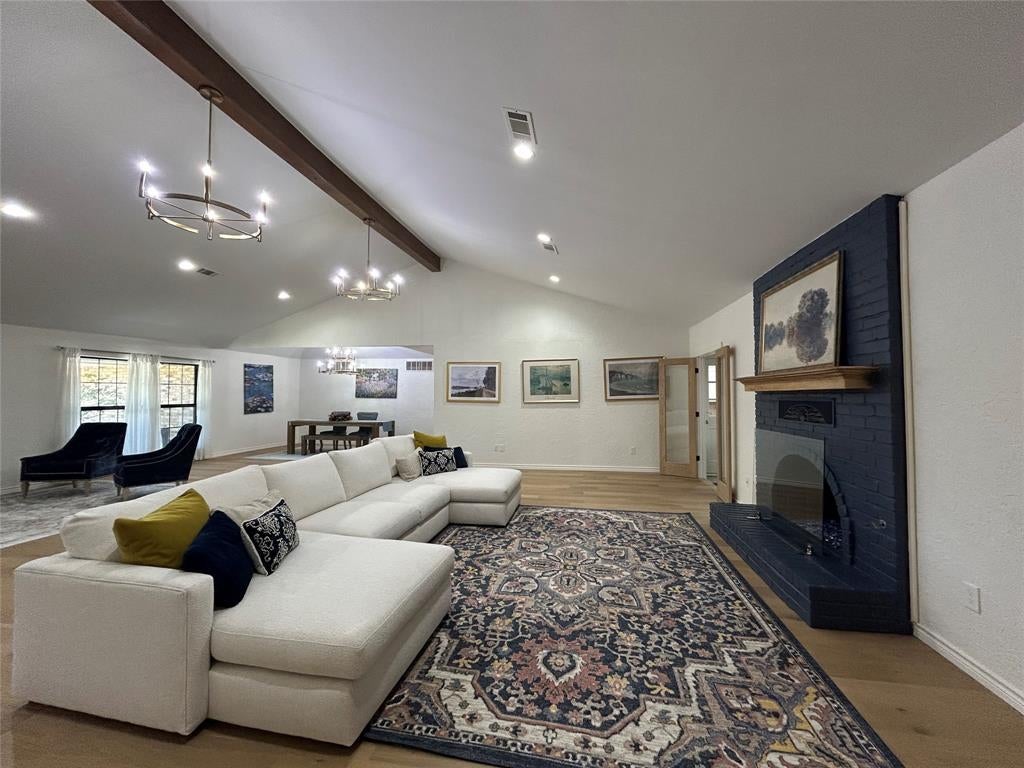 1009 Rochelle Boulevard, Irving