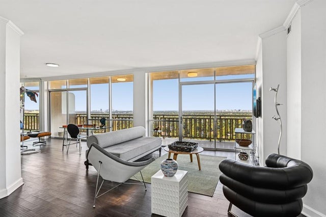 6211 W Northwest Highway 2306, Dallas