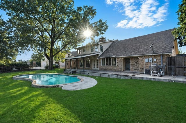 2 Meadowcreek Drive, Melissa