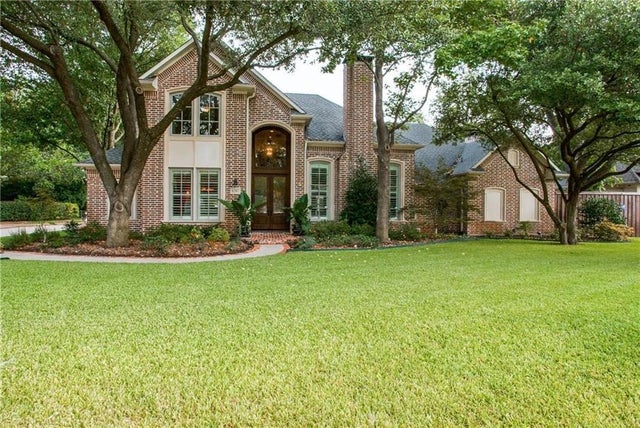 6207 Walnut Hill Lane, Dallas