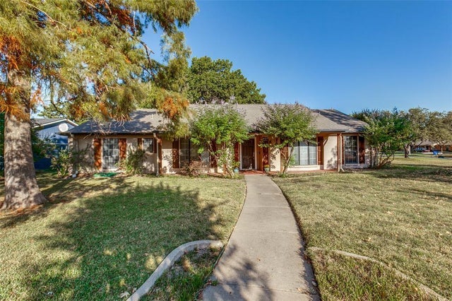 3227 Rolling Knoll Drive, Farmers Branch