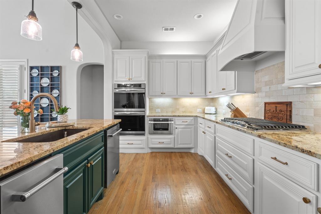 4200 Thistle Hill, Denton