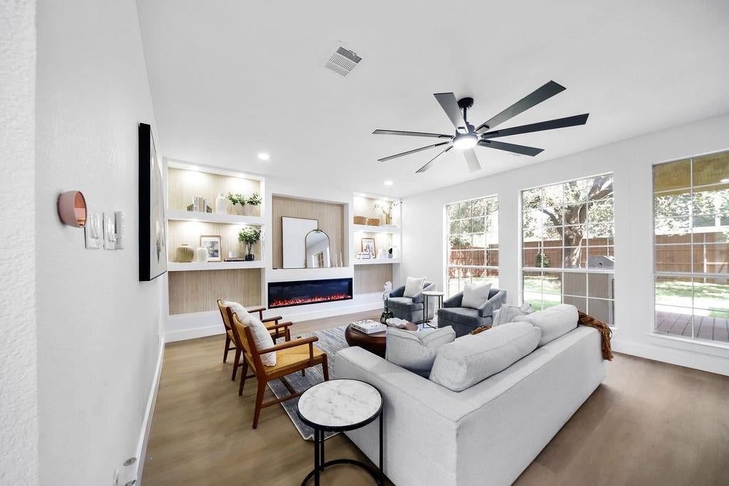 7505 Larchmont Drive, Dallas