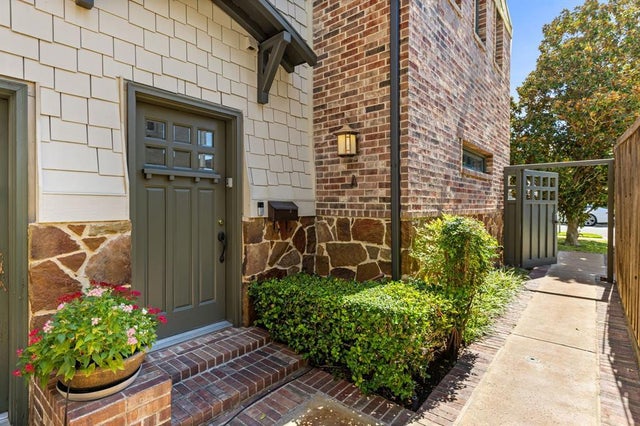 3420 Milton Avenue A, University Park