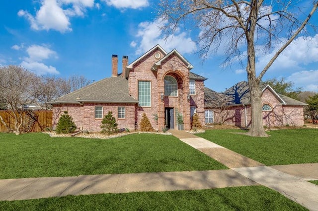944 Hills Creek Drive, McKinney