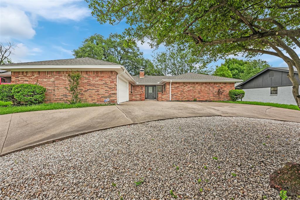 4032 Aragon Drive, Fort Worth
