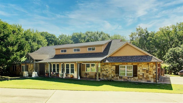 3227 Berry Hollow, Melissa