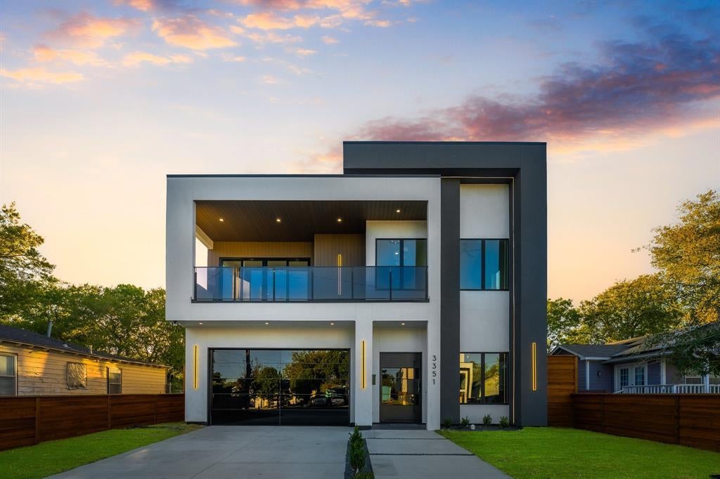 3351 Sylvan Avenue, Dallas