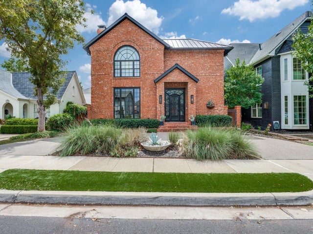 3707 Granada Avenue, University Park