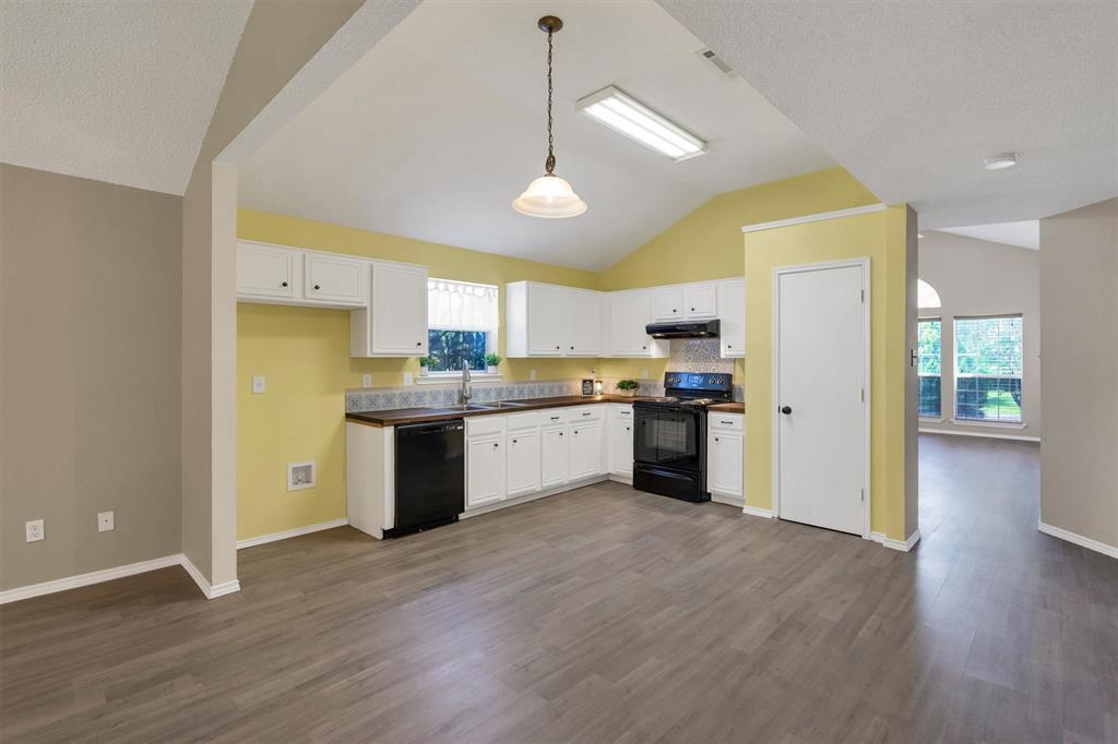 10212 Brea Canyon Road, Fort Worth