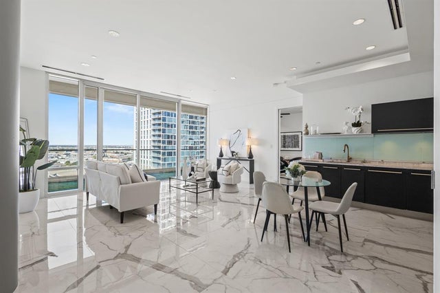 2408 Victory Park Lane 1140, Dallas