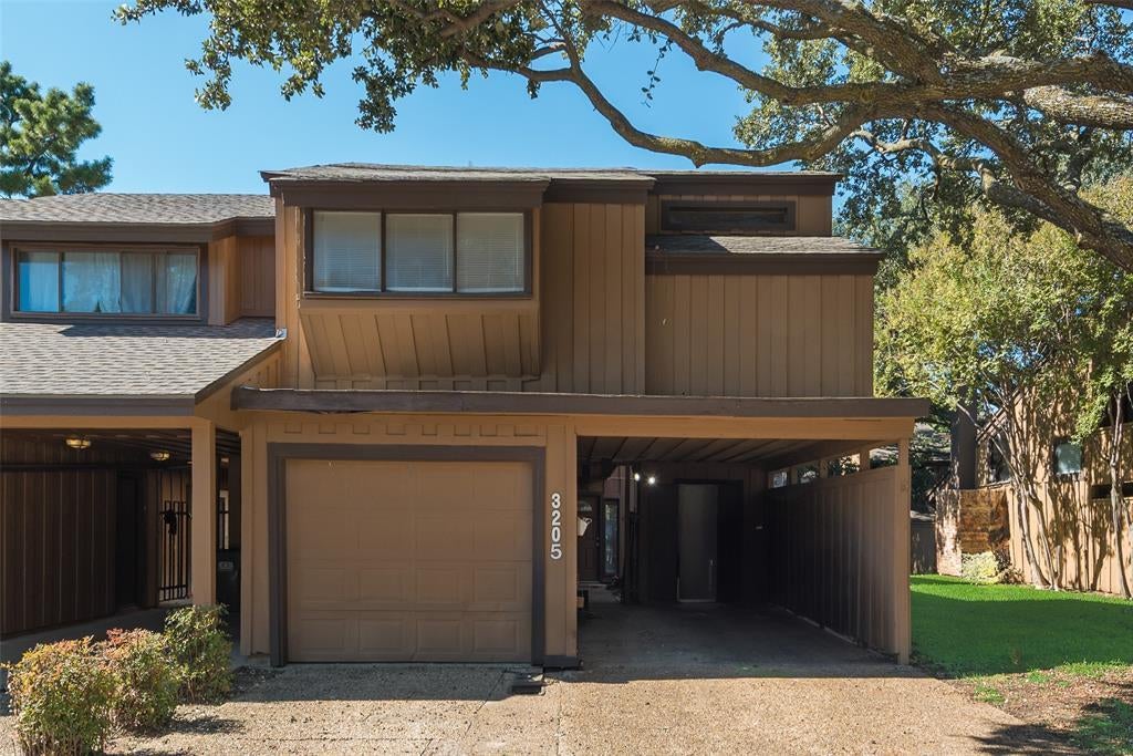 3205 Whispering Oak, Farmers Branch