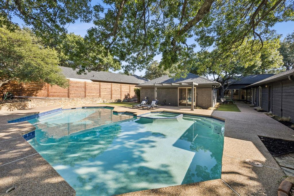 9415 Hill View Drive, Dallas