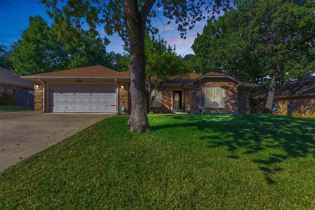6825 Ridgewood Drive, North Richland Hills