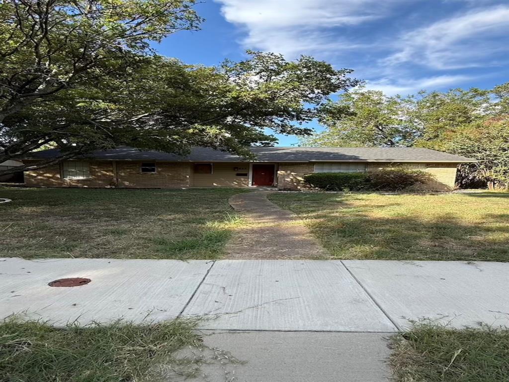 655 W Pentagon Parkway, Dallas