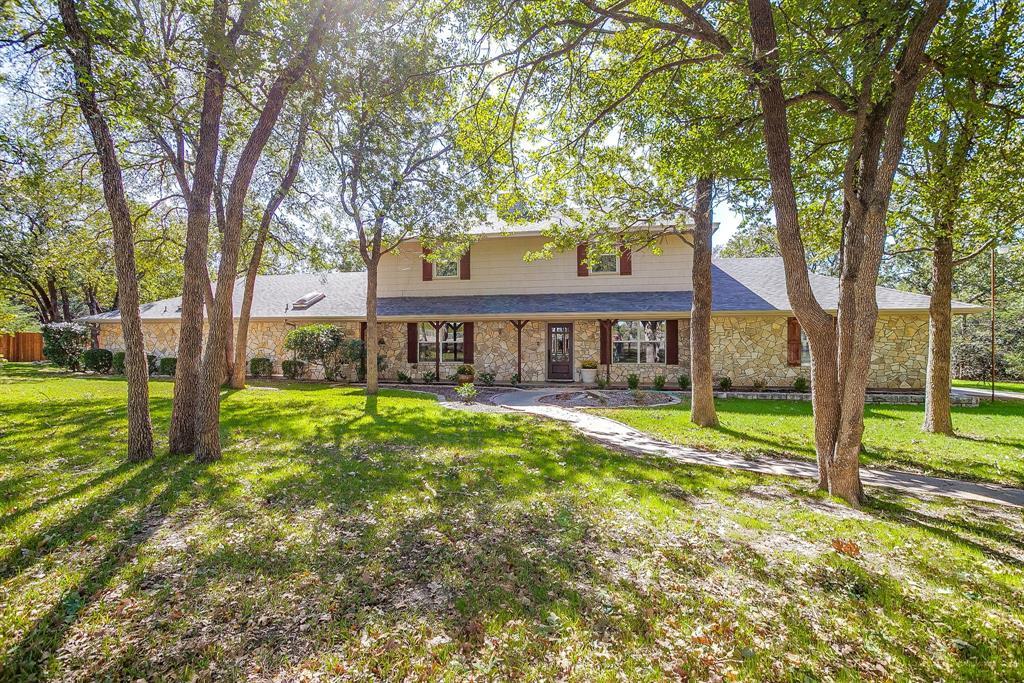 422 Woodcreek Court, Granbury