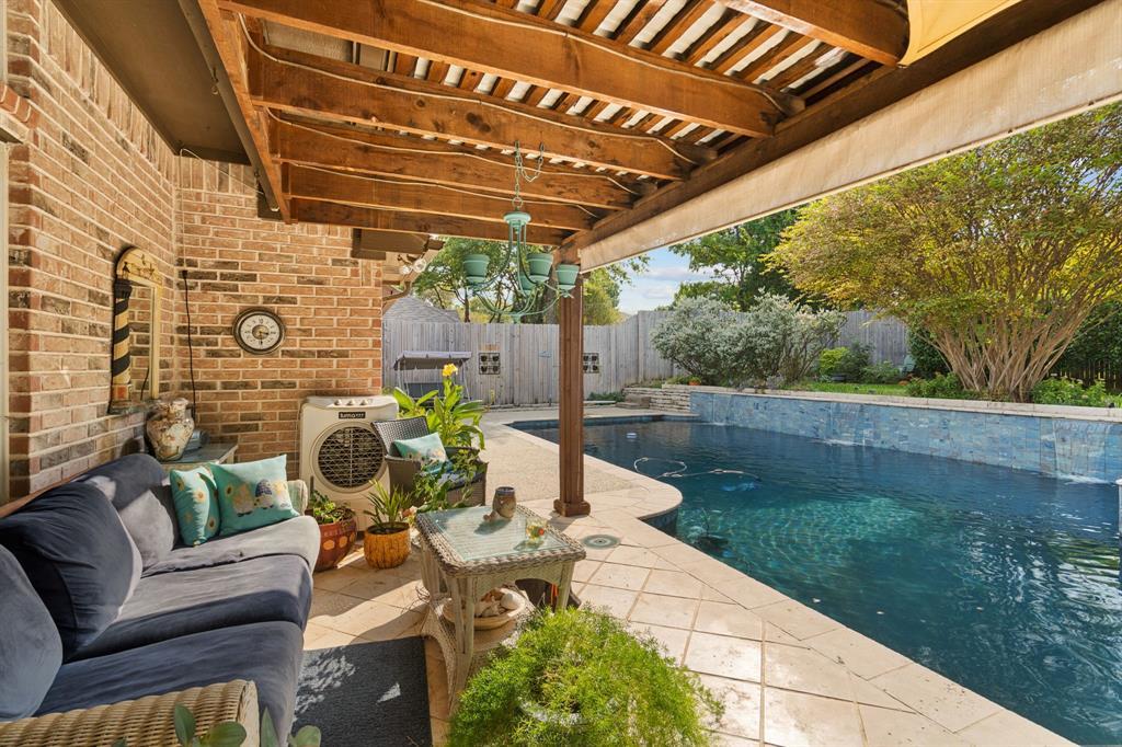 7333 Hidden Oaks Drive, North Richland Hills