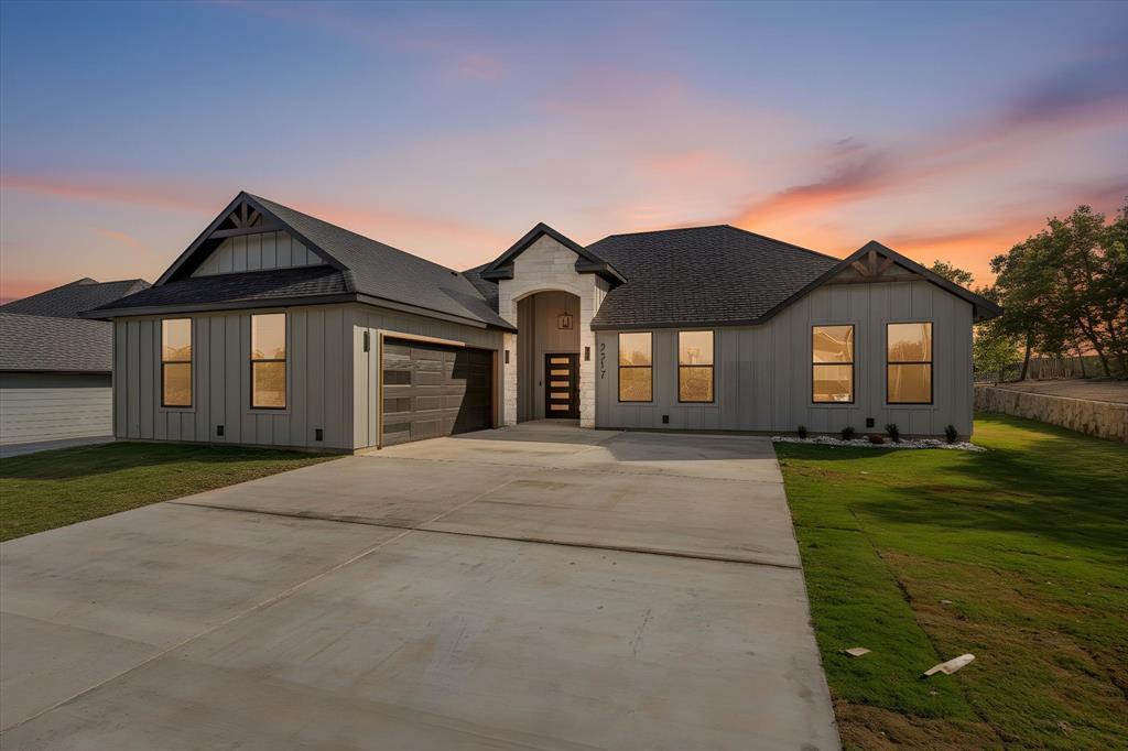 2317 Neches Street, Granbury