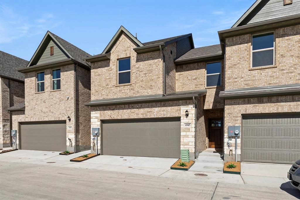 6945 Mustang Isle Drive, Dallas