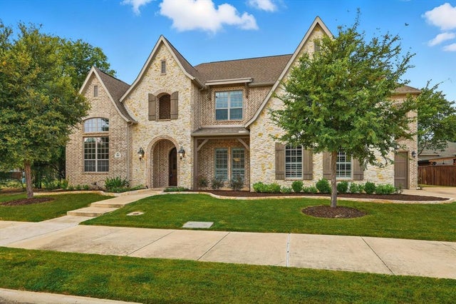 801 Surrey Lane, Flower Mound