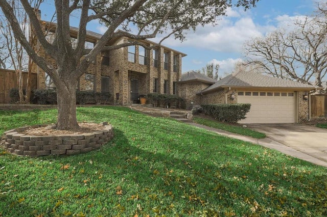 4 Whittier Court, Highland Village