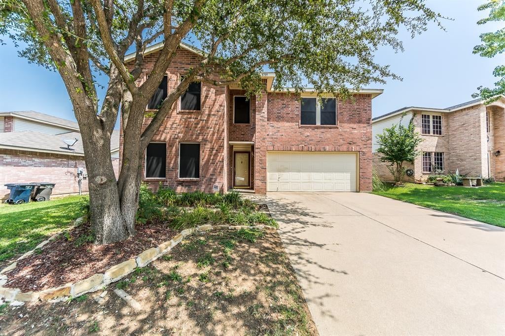 8709 Stonebriar Lane, Fort Worth