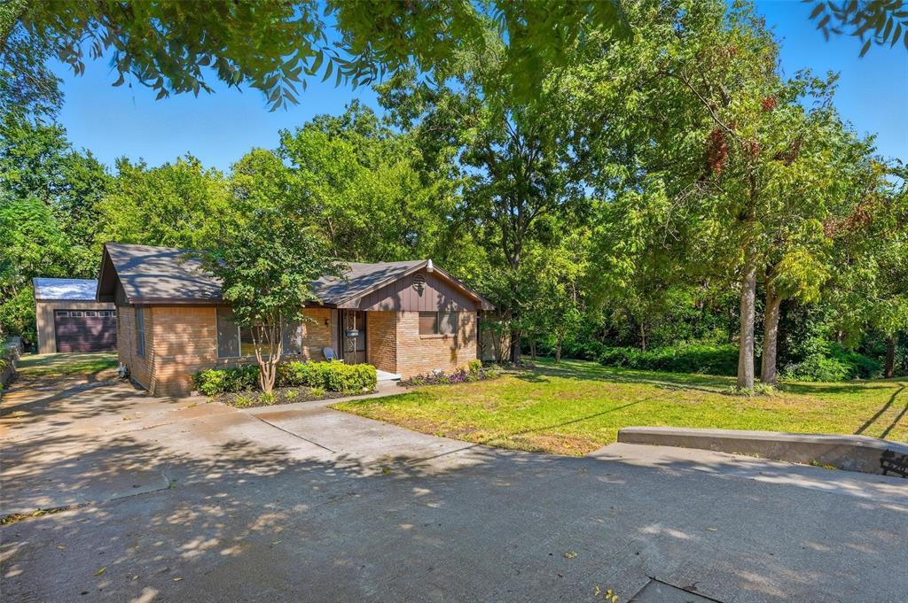 620 W College Street, Grapevine