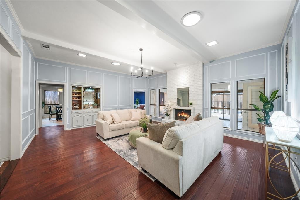 6211 White Rose Trail, Dallas