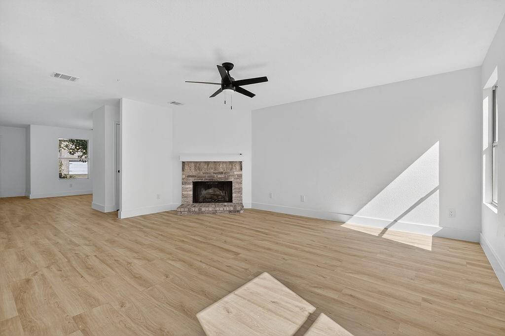 4241 Meadowknoll Drive, Fort Worth