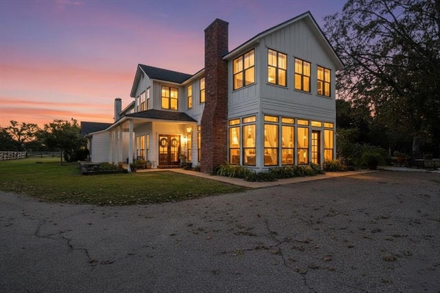 395 County Road 2482, Mineola