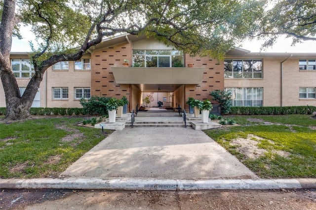 6130 Bandera Avenue D, Dallas