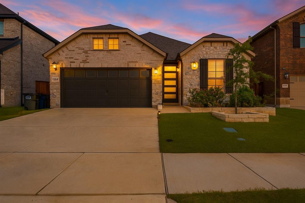 7114 Running Iron Trail, Sachse