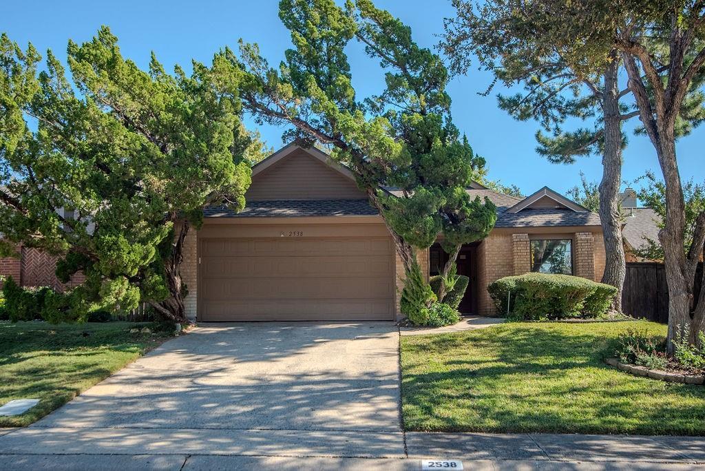 2538 Lake Bend Terrace, Carrollton