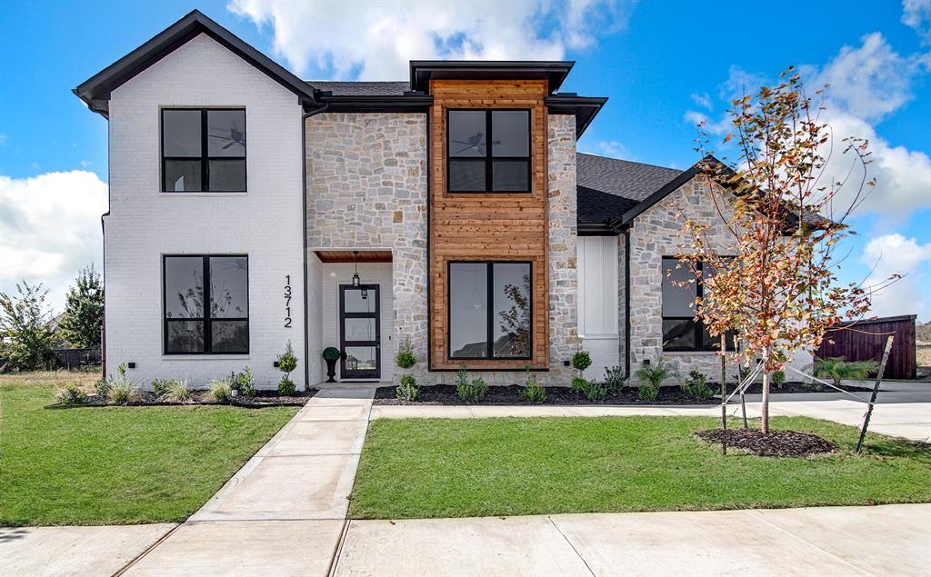 13712 W Riviera Drive, Fort Worth