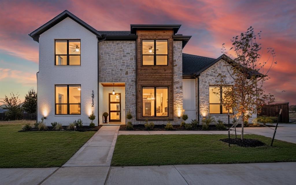 13712 W Riviera Drive, Fort Worth