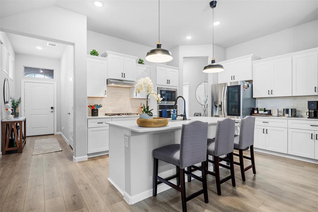 12332 Iveson Drive, Fort Worth