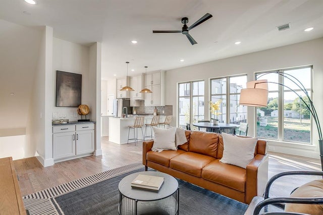 2820 Weisenberger Street 100, Fort Worth