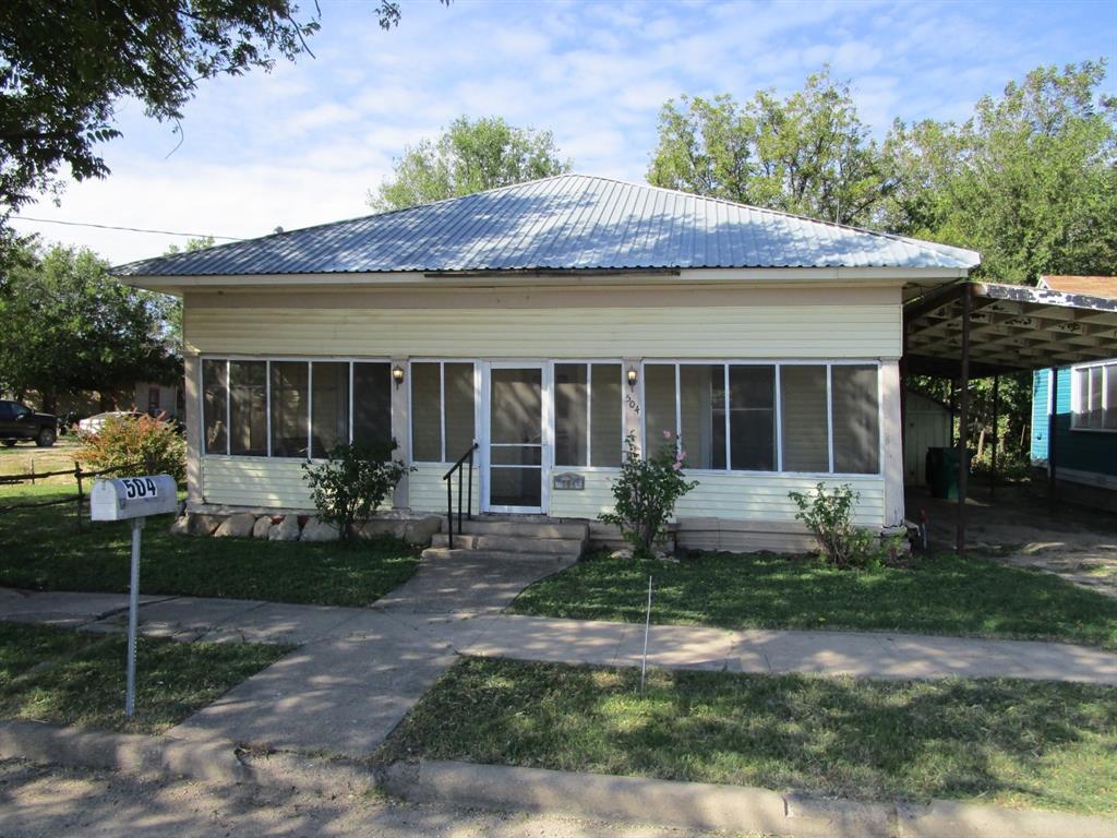 504 S Concho Street, Coleman