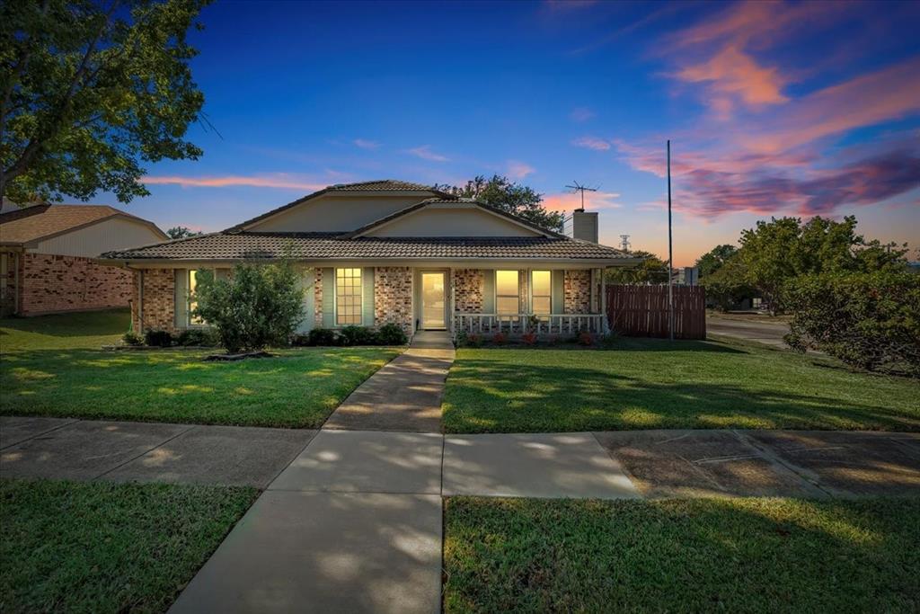 2828 El Paso Way, Mesquite