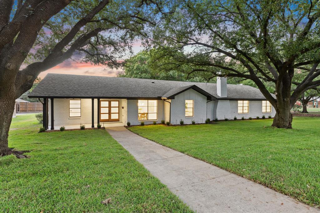 12151 Crestline Avenue, Dallas