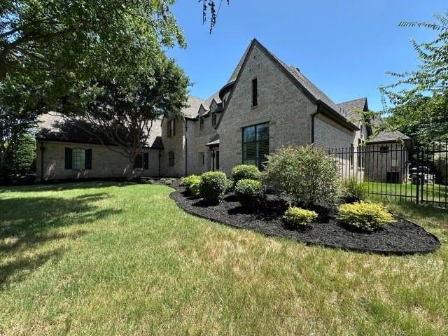 801 Glenmont Road, Keller