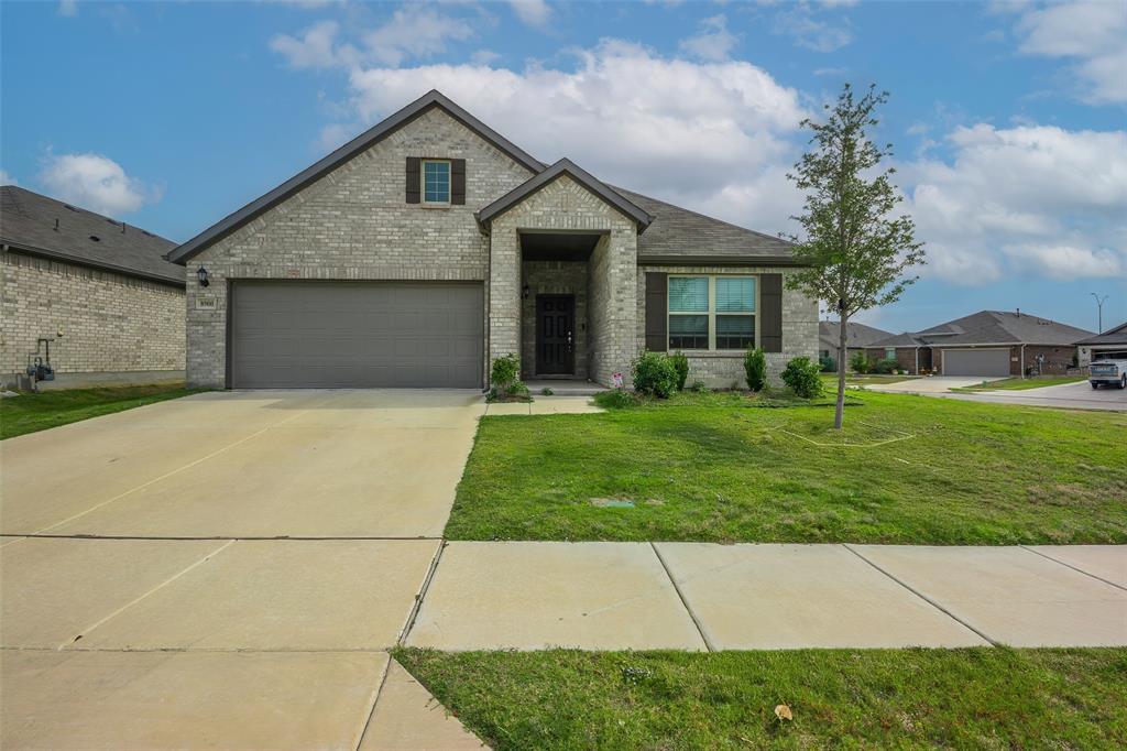 8900 Lantana Meadow Drive, Fort Worth