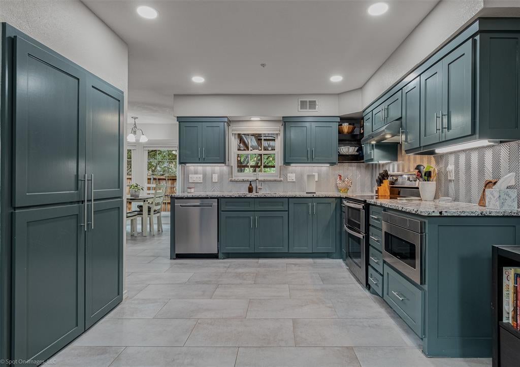 700 Silverstone Lane, Irving