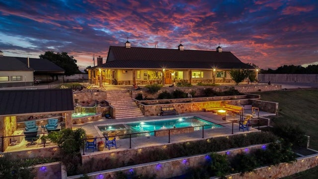 9699 Fm 2481, Bluff Dale