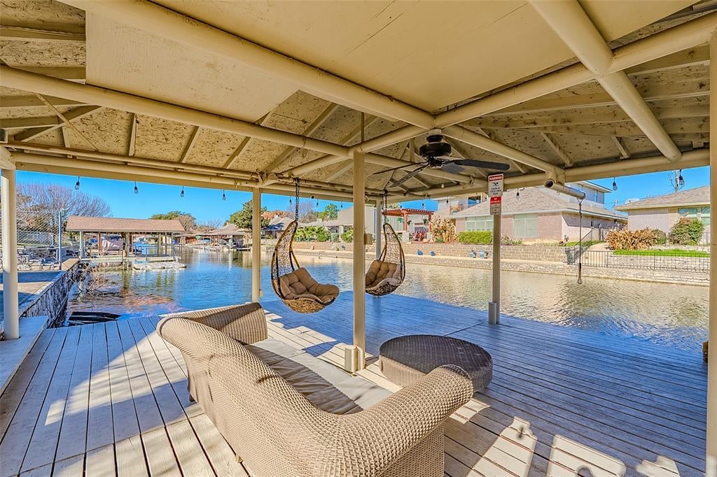 704 Tahiti Drive, Granbury