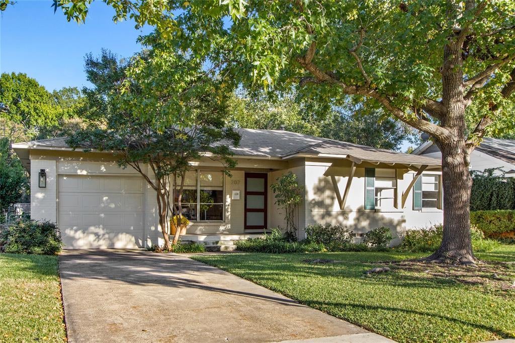 207 Dover Drive, Richardson