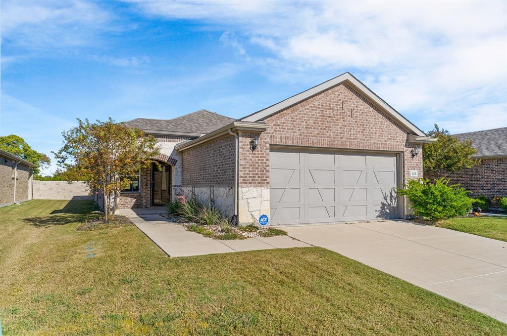 825 Hidden Eddy Drive, McKinney