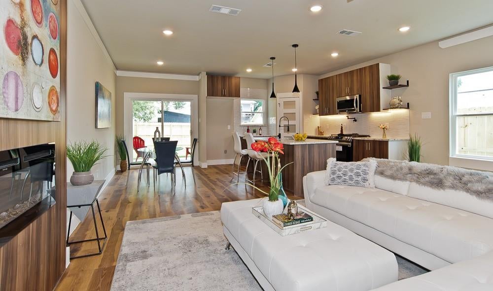 717 Sunset Avenue, Dallas